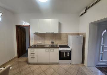 Dvosoban dvorišni stan – 68 m² – 150 m od centra Osijeka