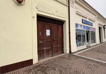 Investicijska prilika - dvostrana parcela s objektom [Korzo/Đakovo], Đakovo, Хорватия