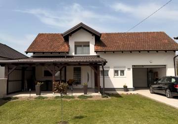 Lijepa obiteljska kuća s terasom [Vinkovci]