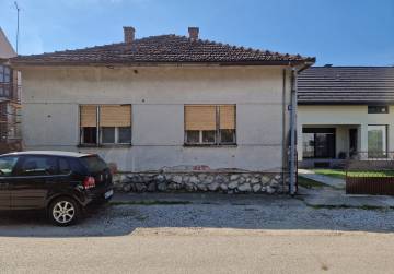 KUĆA ZA ADAPTACIJU U VINKOVCIMA, Vinkovci, Hrvatska