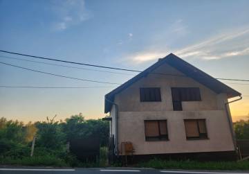 PROSTRANA KUĆA S VELIKIM POTENCIJALOM U OPATOVCU (547m²), Vukovar, Hrvatska