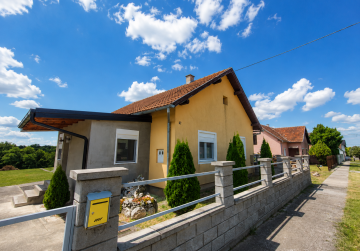 Moderno uređena kuća s velikim zemljištem [Lovas]