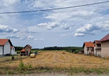 Građevinska parcela [Čajkovci]
