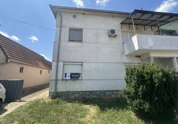 KUĆA I ORANICA 2800 m2 [GRADIŠTE]