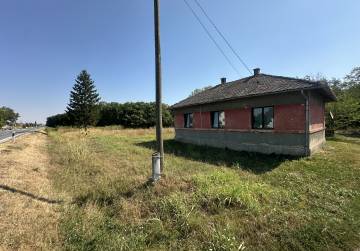 KUĆA ZA ADAPTACIJU 91m² [ČEMINAC], Osijek, Kroatien