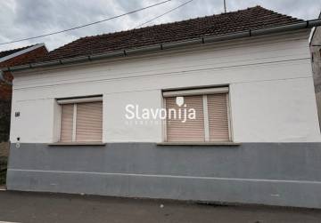 Atraktivno zemljište s postojećim objektom - odlična investicijska prilika [Đakovo], Đakovo, Хорватия