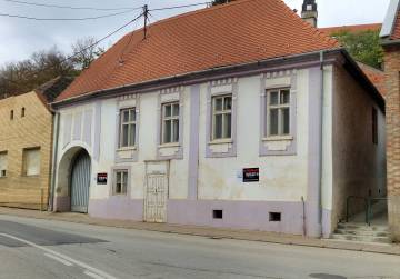KUĆA SA DESET STAMBENIH JEDINICA I ZEMLJIŠTE 830 m² [ILOK], Vukovar, Kroatien