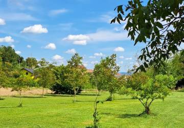 Prekrasno uređen voćnjak/oranica [Podvinje], Slavonski Brod, Хорватия
