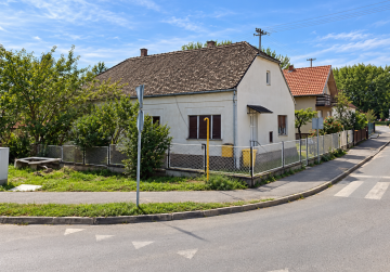 Kuća 123 m² s dodatnim objektima i prostranim dvorištem [Valpovo], Valpovo, Хорватия
