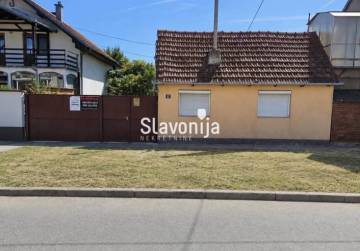 Kuća 70 m² sa velikom okućnicom [Đakovo], Đakovo, Kroatien