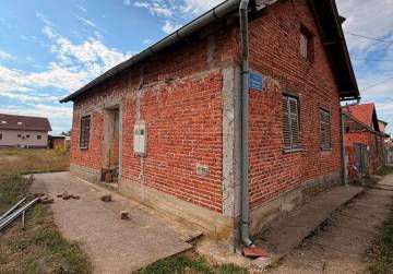 Prizemna kuća, prilika za adaptaciju [Stari Jankovci]