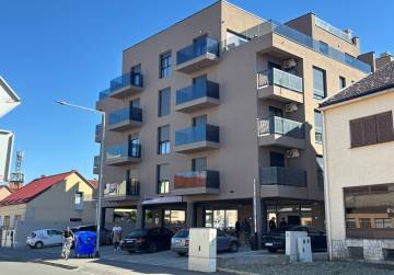 Poslovni prostor u centru s parkirnim mjestom [Đakovo], Đakovo, Hrvatska