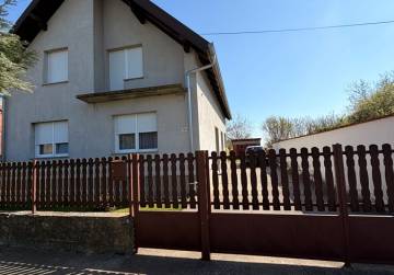 Prostrana kuća s garažom [Vučevci], Vučevci, Хорватия