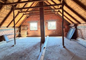 Prostrana kuća s garažom [Vučevci], Vučevci, Хорватия