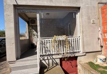 Prostrana kuća s garažom [Vučevci], Vučevci, Хорватия