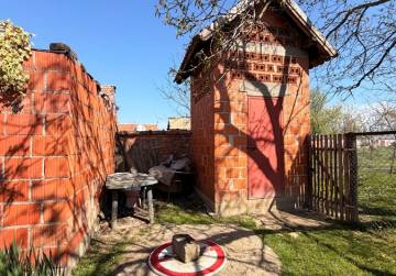 Prostrana kuća s garažom [Vučevci], Vučevci, Хорватия