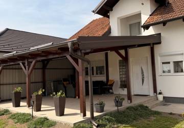 Lijepa obiteljska kuća s terasom [Vinkovci], Vinkovci, Hrvatska