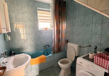 Lijepa obiteljska kuća s terasom [Vinkovci], Vinkovci, Hrvatska