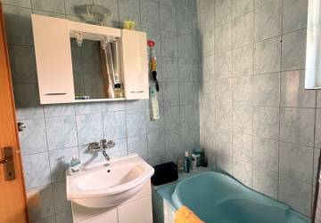 Lijepa obiteljska kuća s terasom [Vinkovci], Vinkovci, Hrvatska