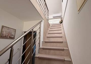 Lijepa obiteljska kuća s terasom [Vinkovci], Vinkovci, Hrvatska