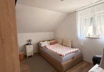 Lijepa obiteljska kuća s terasom [Vinkovci], Vinkovci, Hrvatska