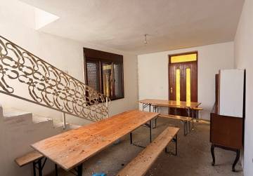 Kuća katnica s prostranim dvorištem [Vinkovci], Vinkovci, Kroatien