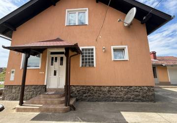 Prekrasno imanje s kućom, voćnjakom i pomoćnim objektima [Slatina], Slatina, Хорватия