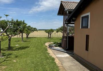 Prekrasno imanje s kućom, voćnjakom i pomoćnim objektima [Slatina], Slatina, Хорватия