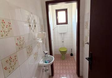 Kuća s prostranom okućnicom [Kuševac], Đakovo, Croatia