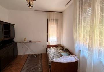 Kuća s prostranom okućnicom [Kuševac], Đakovo, Croatia
