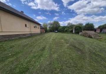 GRAĐEVINSKO ZEMLJIŠTE I ORANICA  (2565 m2)  - MARIJANCI, Osijek, Croatia