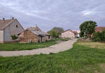 GRAĐEVINSKO ZEMLJIŠTE U TENJI (3100 m²), Osijek, Kroatien