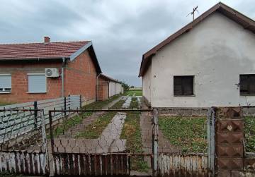 KUĆA ZA ADAPTACIJU U VUKOVARU (IDEALNA INVESTICIJSKA PRILIKA), Vukovar, Hrvatska