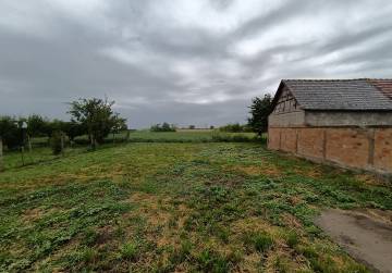 KUĆA ZA ADAPTACIJU U VUKOVARU (IDEALNA INVESTICIJSKA PRILIKA), Vukovar, Hrvatska
