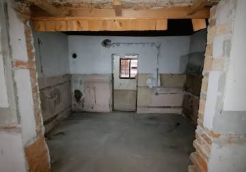 KUĆA ZA ADAPTACIJU U VUKOVARU (IDEALNA INVESTICIJSKA PRILIKA), Vukovar, Hrvatska