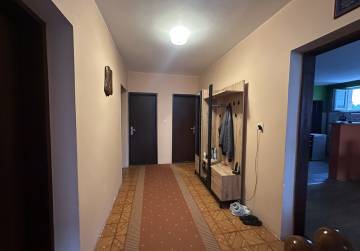 Prostrana obiteljska katnica u Borovu s 5 spavaćih soba, podrumom i kompletnom infrastrukturom, Vukovar, Hrvatska