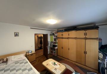 Prostrana obiteljska katnica u Borovu s 5 spavaćih soba, podrumom i kompletnom infrastrukturom, Vukovar, Hrvatska