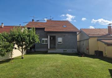 LUKSUZNA OBITELJSKA OAZA U SRCU VINKOVACA S VELIKIM POTENCIJALOM ZA GRADNJU NOVE KUCE, Vinkovci, Kroatien