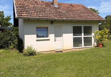 Obiteljska kuća, ljetna kuhinja i garaža [Semeljci], Semeljci, Hrvatska