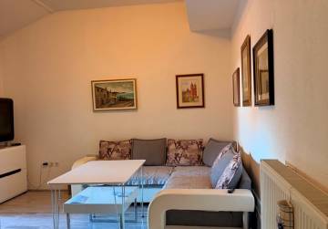 Prostran stan, 120 m² u centru s dvije funkcionalne stambene cjeline [Đakovo], Đakovo, Hrvatska