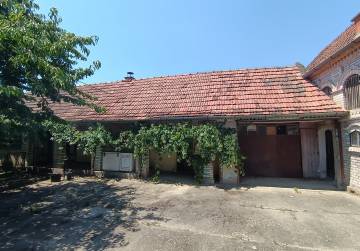 TRADICIONALNO IMANJE S POTENCIJALOM U BABINOJ GREDI, Vinkovci, Kroatien