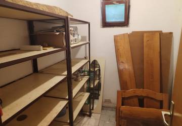Prostrana obiteljska kuća s garažom i voćnjakom [Vrpolje], Vrpolje, Kroatien