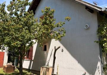 Prostrana obiteljska kuća s garažom i voćnjakom [Vrpolje], Vrpolje, Kroatien