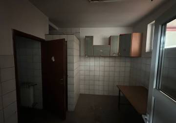 STAMBENO POSLOVNA ZGRADA U VINKOVCIMA [NAJAM], Vinkovci, Kroatien