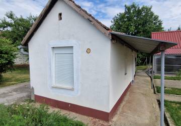 USELJIVA KUĆA I PROSTRANO IMANJE 5663 m² [BEKETINCI], Čepin, Hrvatska