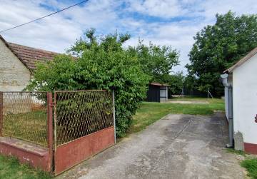 USELJIVA KUĆA I PROSTRANO IMANJE 5663 m² [BEKETINCI], Čepin, Hrvatska