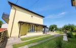 Stambeno-poslovna kuća s velikom okućnicom i voćnjakom [ Đakovo ], Đakovo, Hrvatska