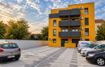 Đakovo, strogi centar – parkirno mjesto u privatnom dvorištu | rampa i videonadzor, Đakovo, Hrvatska