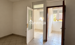 OBITELJSKA KUĆA 127 m² S DVORIŠTEM [Osijek, Osijek, Croatia