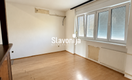OBITELJSKA KUĆA 127 m² S DVORIŠTEM [Osijek, Osijek, Croatia